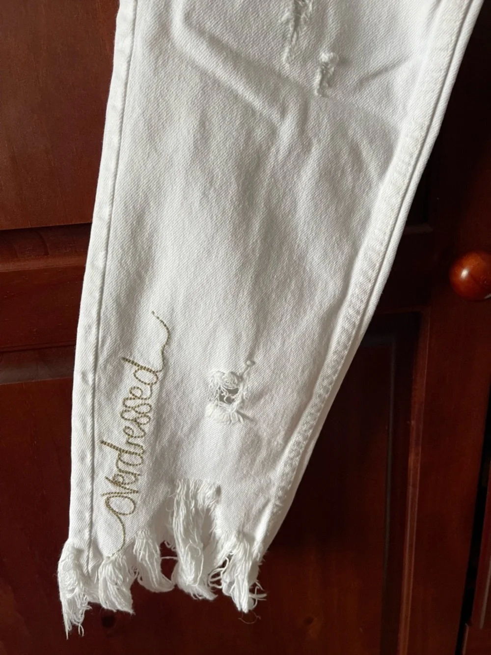 Zara White Straight-Leg Jeans with Frayed Hem - Picture 4 of 9